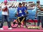 李进祥、于杰“肢解”自行车