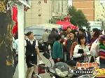 街头假日反扒　便衣民警全线出击