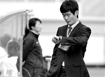 山东鲁能前球员李霄鹏出任国家女足教练