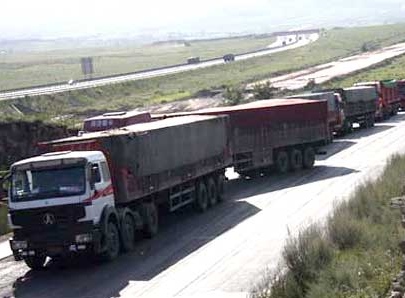 记者亲历高藏高速路最堵段：300秒致百车滞留
