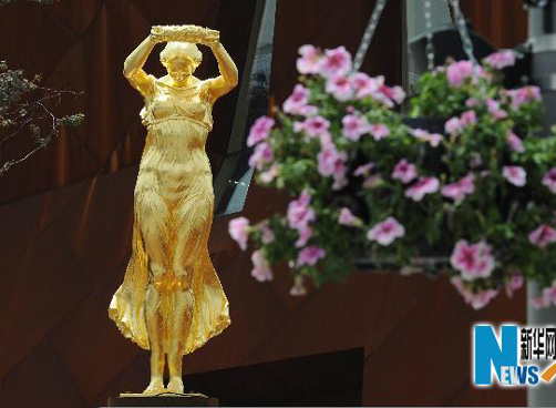 卢森堡馆：“金色女子 ”亮相世博园