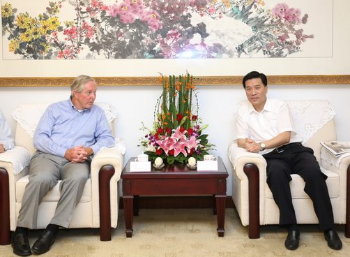 夏耕市长会见美国医院董事长