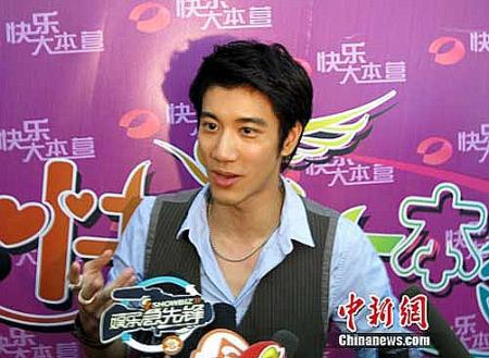 王力宏宣传电影忘情演唱《狮子座》