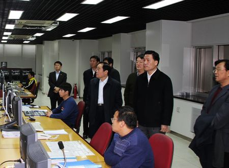 夏耕市长亲切看望广电编辑记者