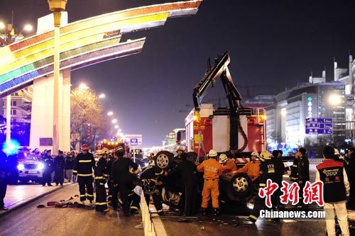 北京长安街元旦夜发生车祸 一乘客死亡