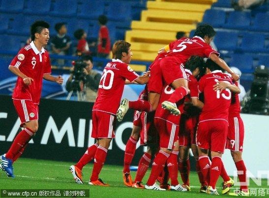 亚洲杯中国男足开门红 2:0拿下科威特队