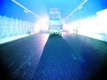 海底隧道6月通车 铺设阻燃沥青厚度十厘米