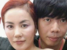 王菲遭“袭胸”粉丝暴怒 为平息风波自嘲平胸