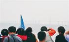 市民看大桥一路欢呼：青岛20年赶上夏威夷