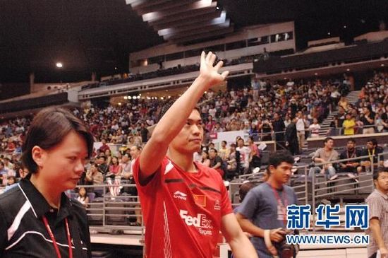 新加坡赛林丹因病退赛 向现场球迷致歉