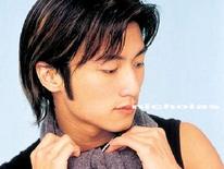 谢霆锋签妥离婚文件下通牒 命速还双儿