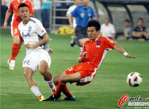 路易斯破门卢西亚诺扳平  青岛1-1天津