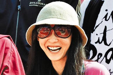 张柏芝心情大好未受婚变影响好友赞其坚强