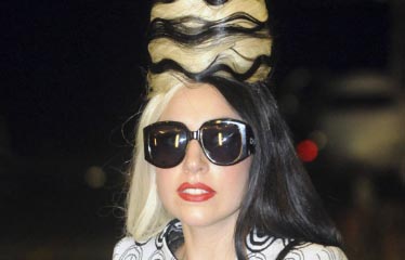Lady Gaga现身台北闹市 市民围观引混乱