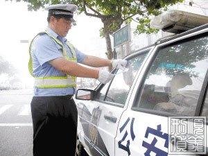 青岛警方要取消“鲁OB车牌”全换平民车牌