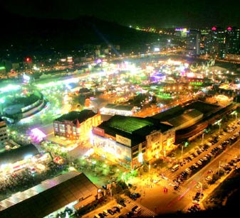 啤酒城夜景