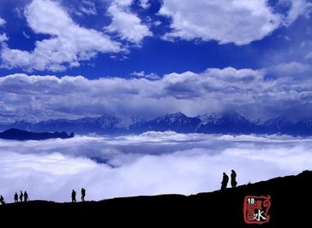 中国最大观景平台牛背山风光 绝对震撼！