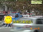 辽阳西路栏杆倒 都是大风惹的祸